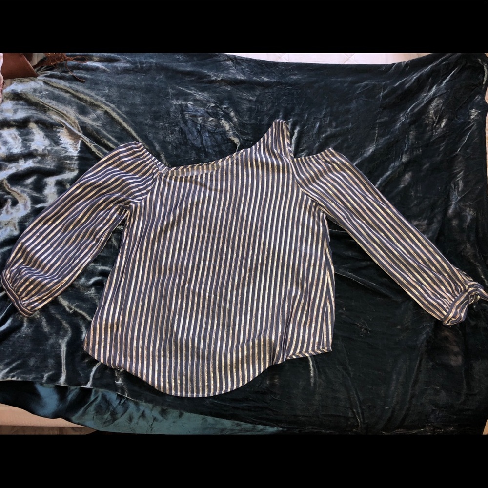 Express Asymmetrical Cold Shoulder Blouse. Size L.